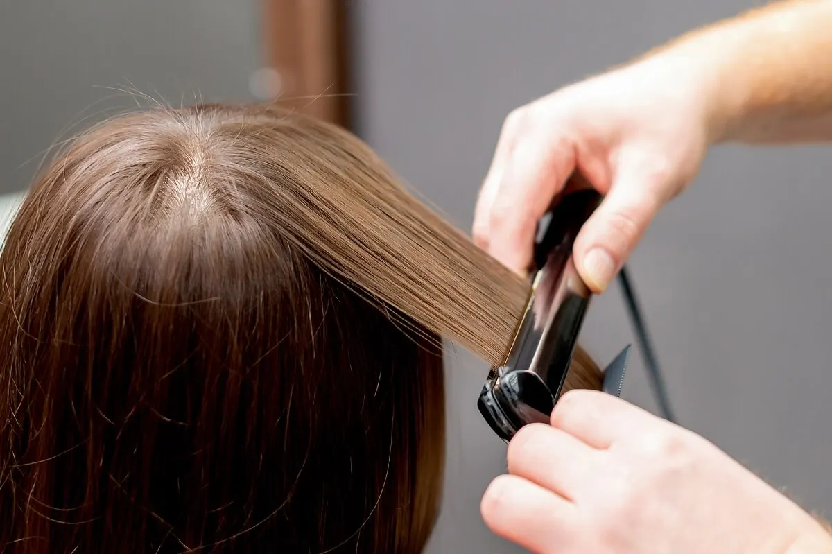 Errores frecuentes al plancharse el cabello