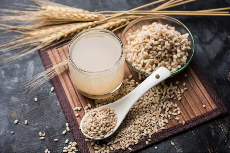 Agua de cebada: beneficios, contraindicaciones y receta