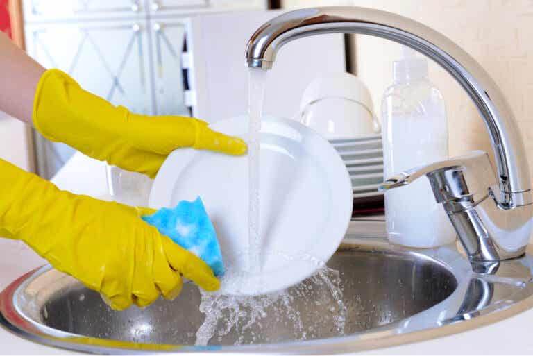 ¿Cómo hacer un jabón sólido lavavajillas?