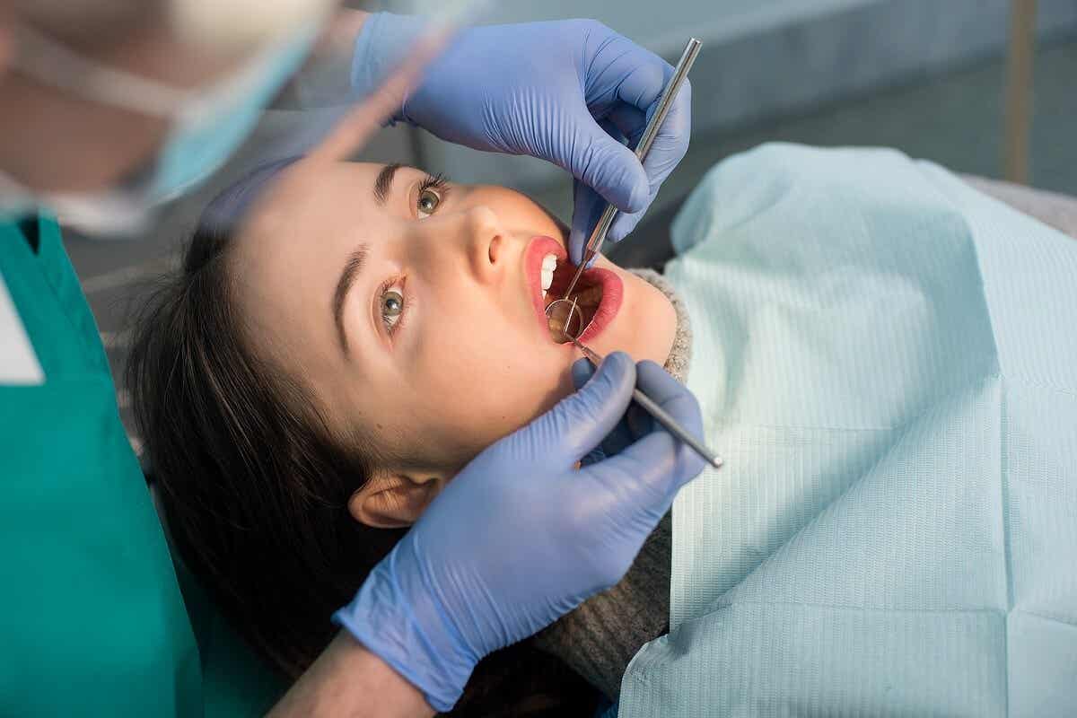 Mujer odontología