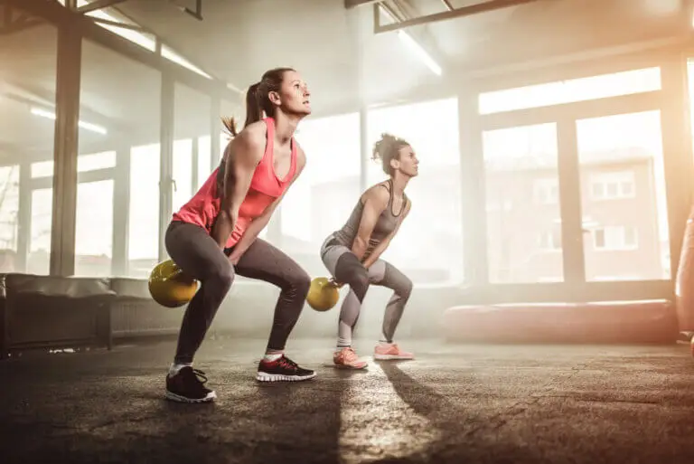 'Kettlebell swing', ¿en qué consiste y cuáles son sus beneficios?