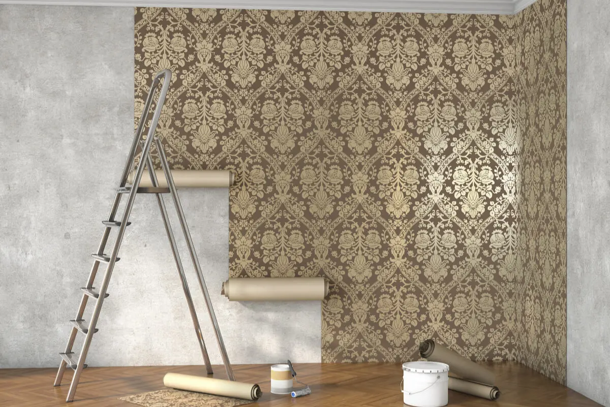 Pared con papel pintado.