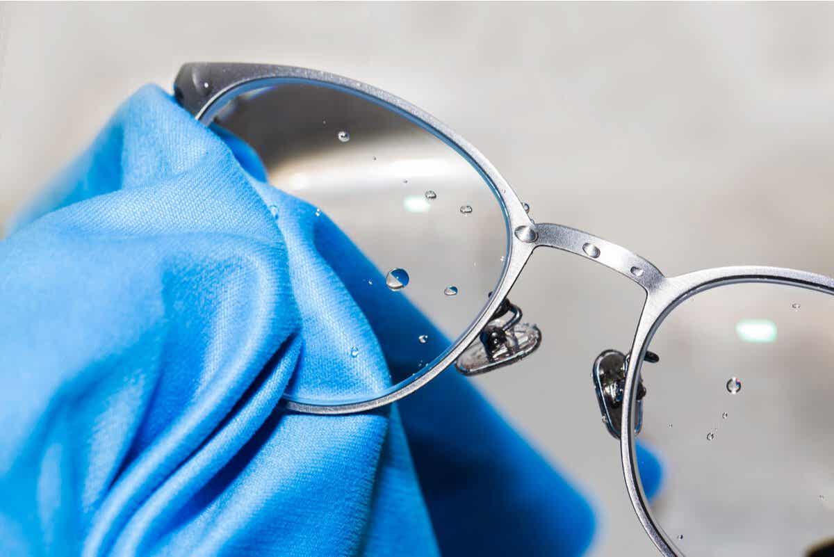 Paño de microfibra para limpiar las gafas