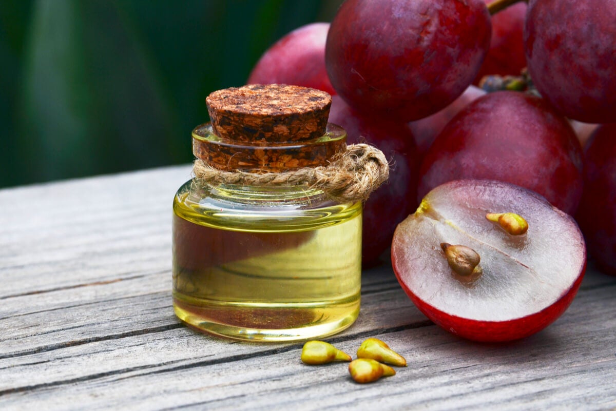 Beneficios y usos del aceite esencial de semilla de uva - Mejor con Salud