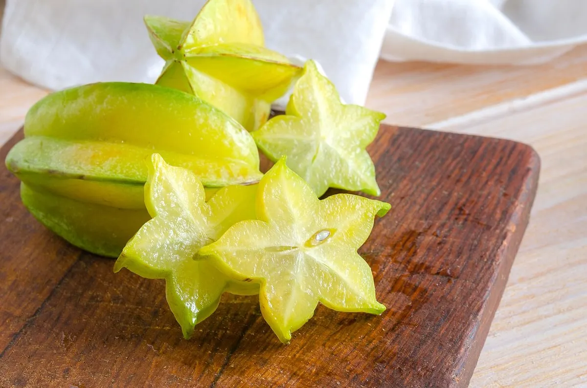 ¿Qué es la fruta estrella o carambolo?