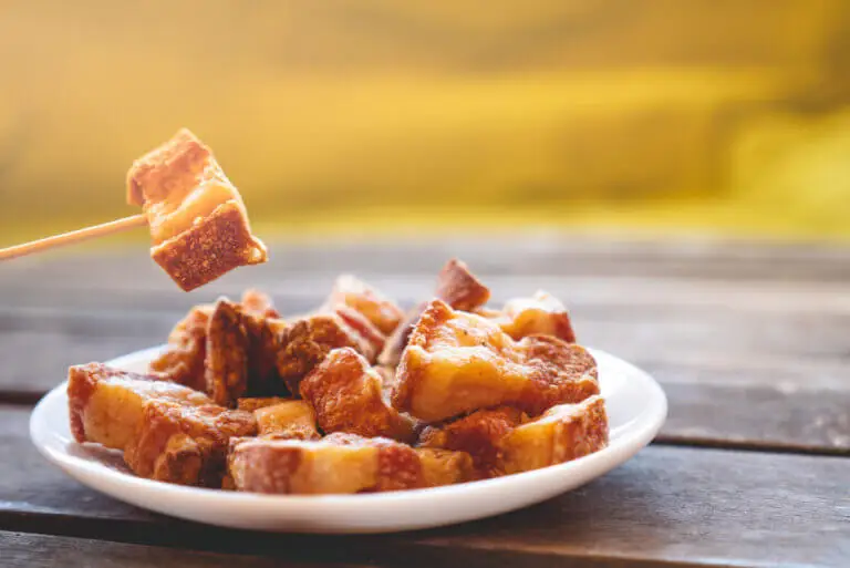 ¿Comer piel de cerdo puede ser riesgoso para el organismo?