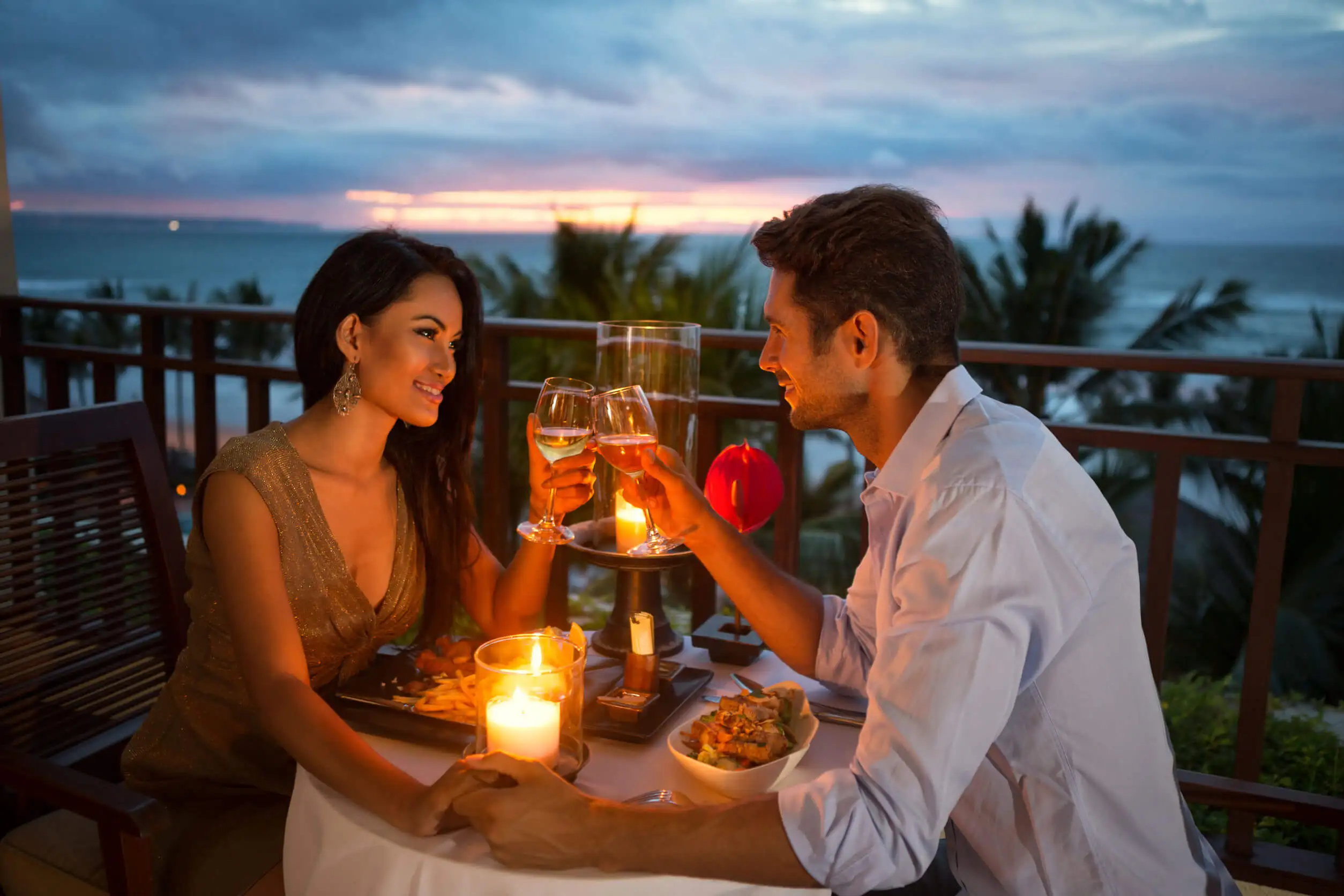 Tener una cita romántica.