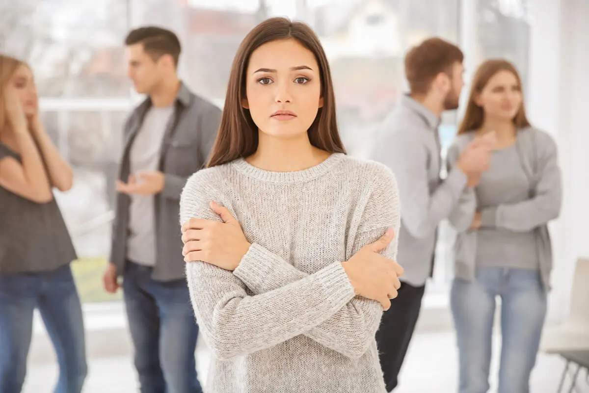 Les personnes qui ne regardent pas dans les yeux peuvent souffrir de phobie sociale