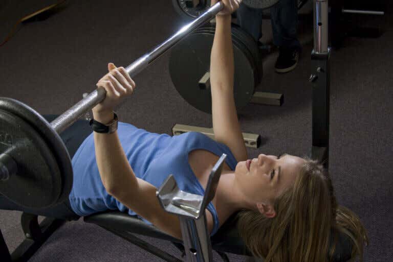 ¿Qué músculos trabajan los ejercicios de cadena cinética?