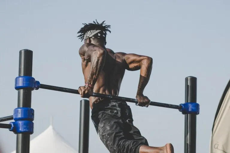Tipos de agarre de barra y su efecto en el entrenamiento