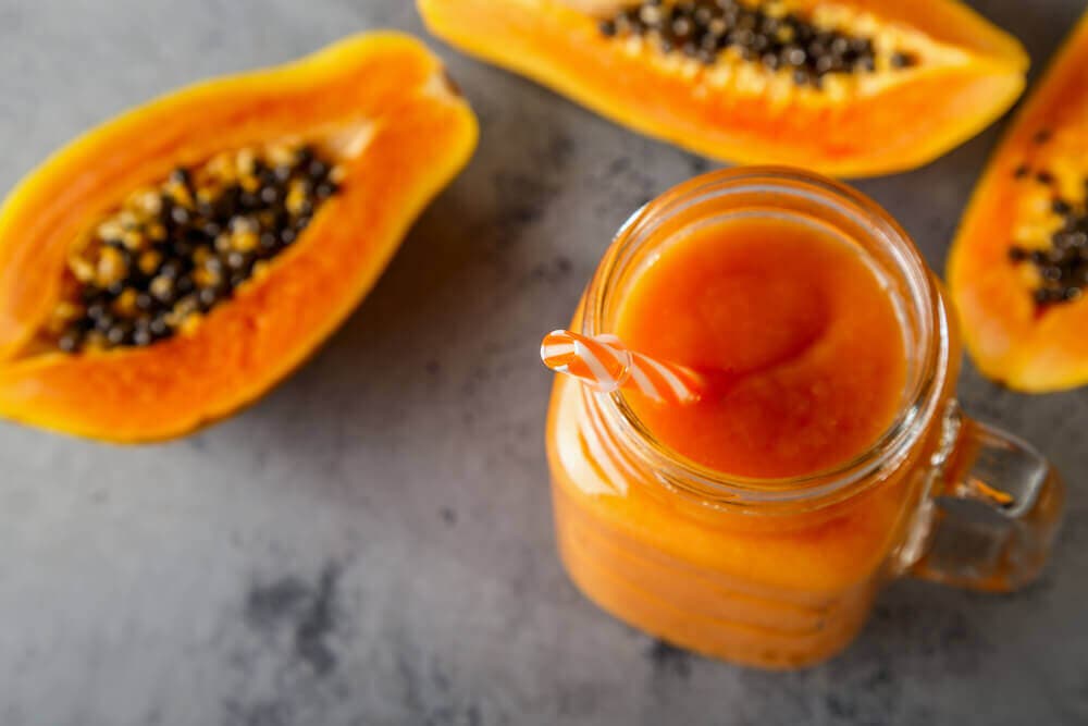 Batido de papaya, piña y plátano