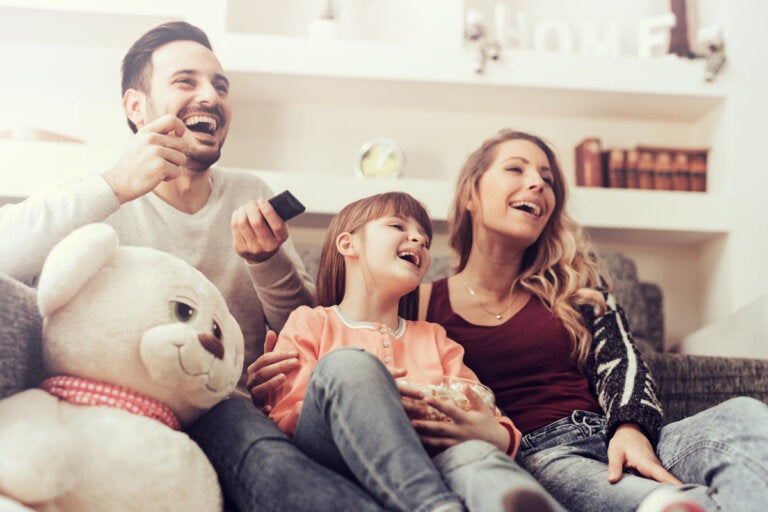 Cómo tratar a los hijos de mi pareja? - Mejor con Salud Cómo tratar a los hijos de mi pareja? - Mejor con Salud