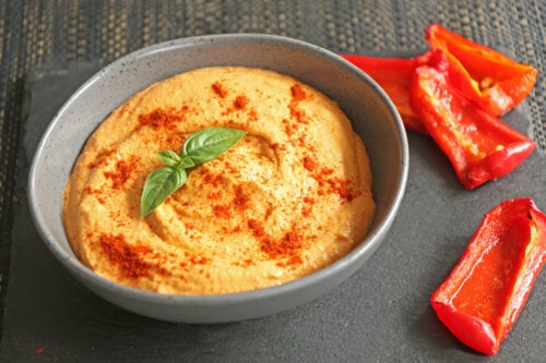 Cómo hacer un hummus de pimiento rojo