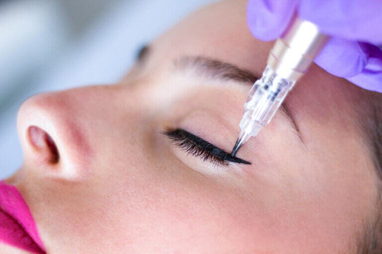 Maquillaje permanente: ventajas y desventajas