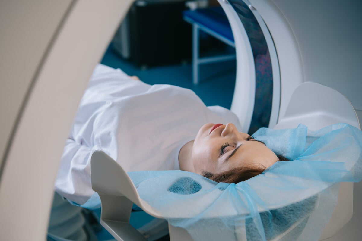 Tomografía proceso, usos y riesgos - con Salud