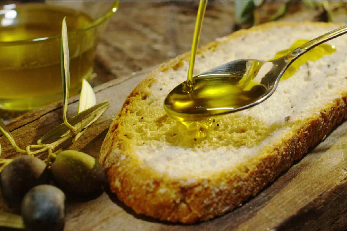 Aceite de oliva para las migas de pastor.