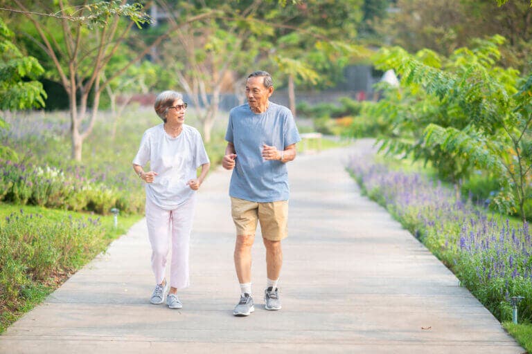 Plan de ejercicio recomendado para adultos mayores