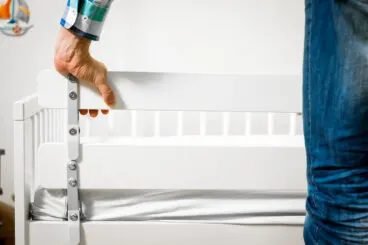 ¿Cómo debe ser la barrera de cama para tu hijo?