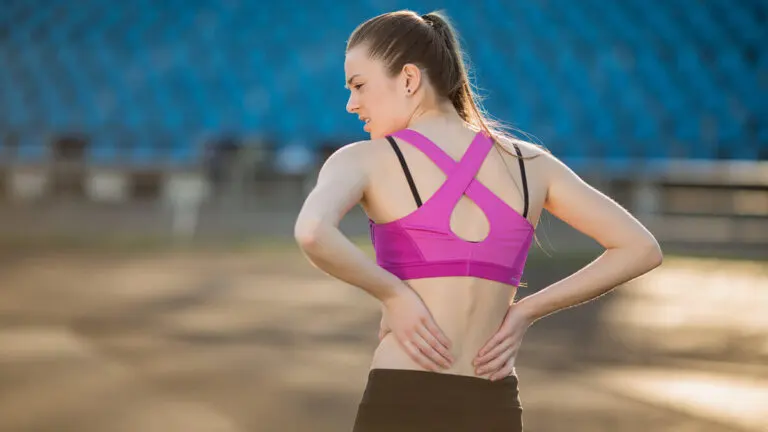 ¿Lesión lumbar? Estos son algunos de los deportes que puedes practicar
