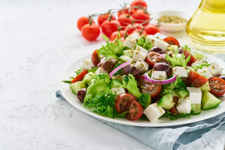 Ensalada de lechuga con frutas: receta sencilla y sana