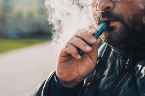 Lesión pulmonar asociada al vapeo estaría causada por vapores químicos tóxicos, según un estudio