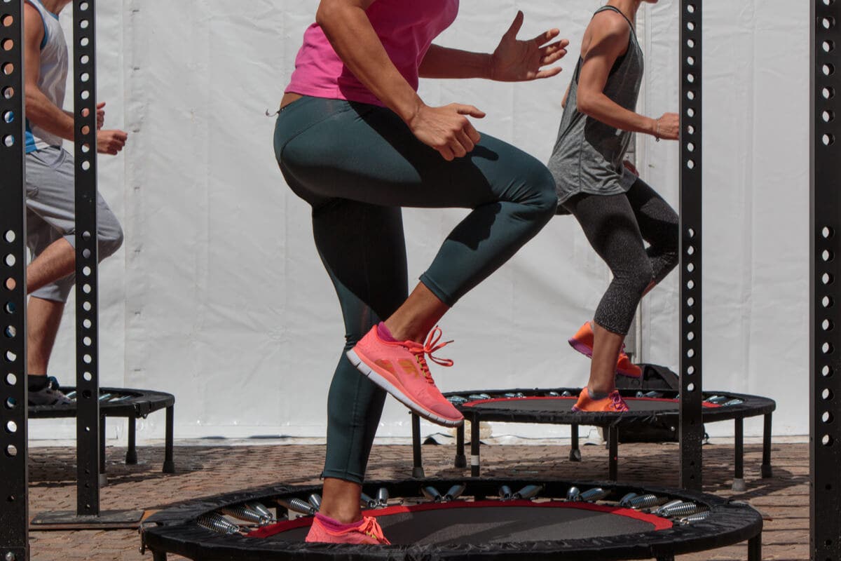 Rutina de jumping fitness.