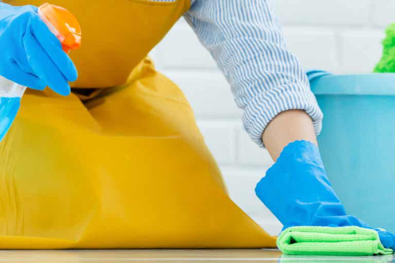 9 errores que cometes al limpiar con lejía