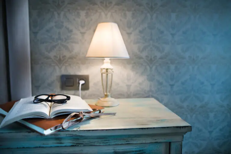 10 cosas que debes tener en tu mesa de noche