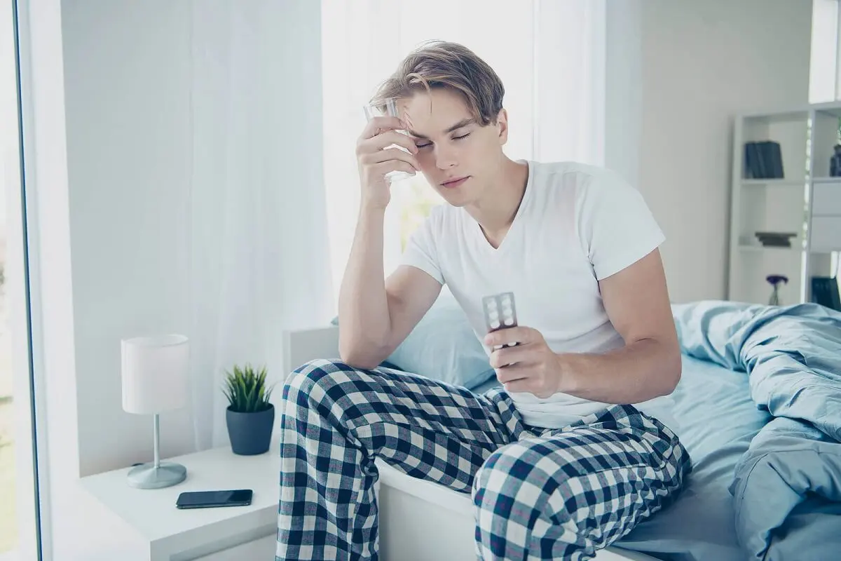 Homme stressé et nerveux.