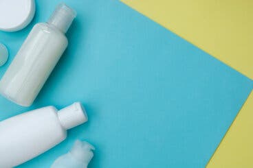 ¿Cómo reciclar botellas de champú?