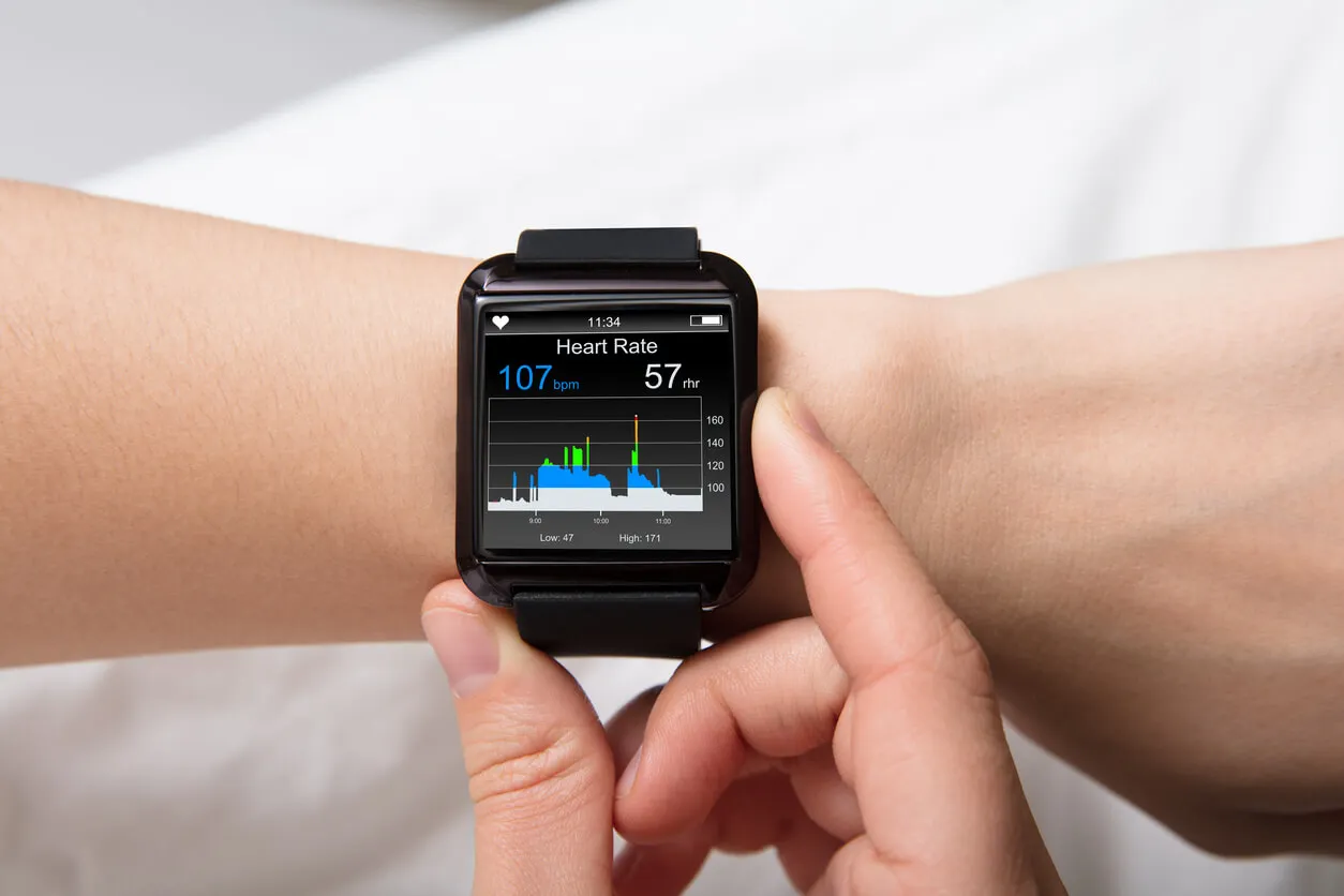 Reloj deportivo en una persona con cronopatía.