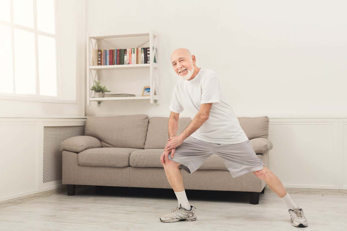 Exercices fonctionnels pour personnes âgées à domicile.
