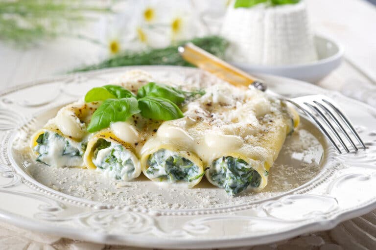 Receta de canelones de espinacas: fácil y deliciosa