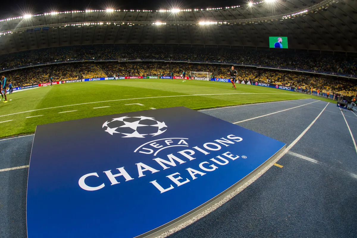 Match final de la Ligue des champions en été.