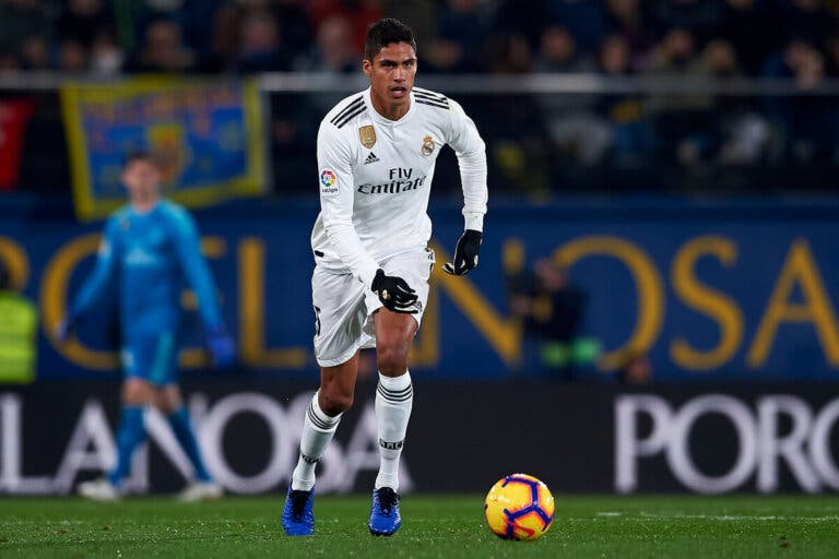 La lesión de Varane que le impedirá jugar la semifinal contra el Chelsea