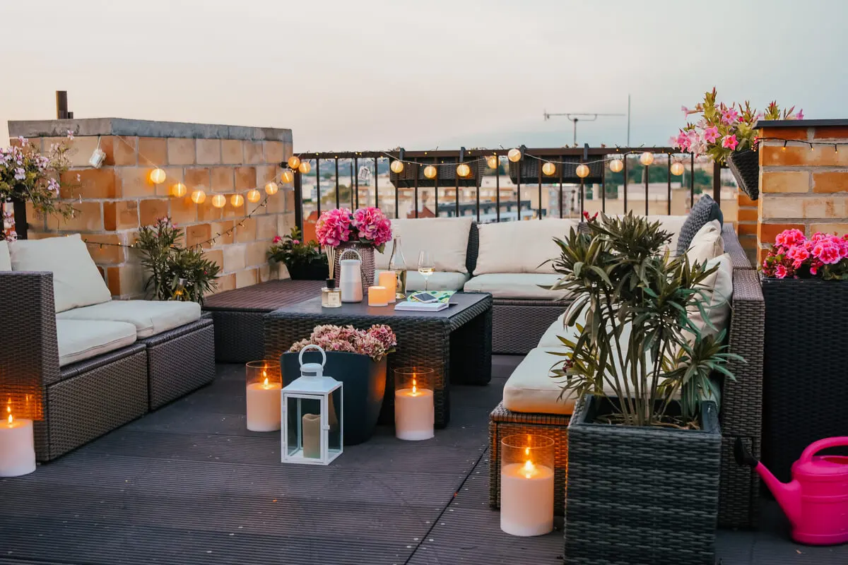 Feng Shui Dekotipps - eine beleuchtete Terrasse