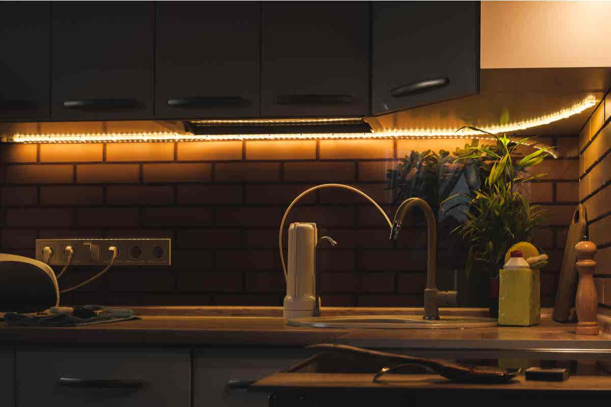 Luces LED en la cocina.