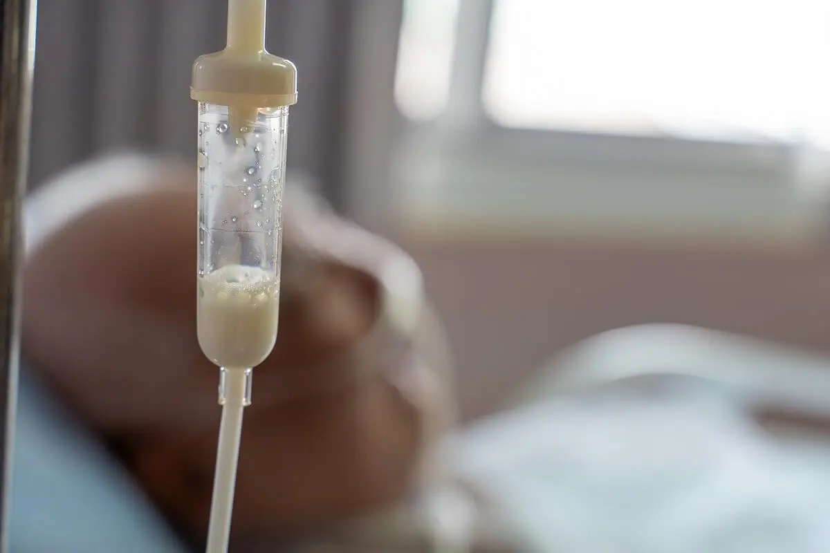 ¿Qué es la nutrición e hidratación artificial?