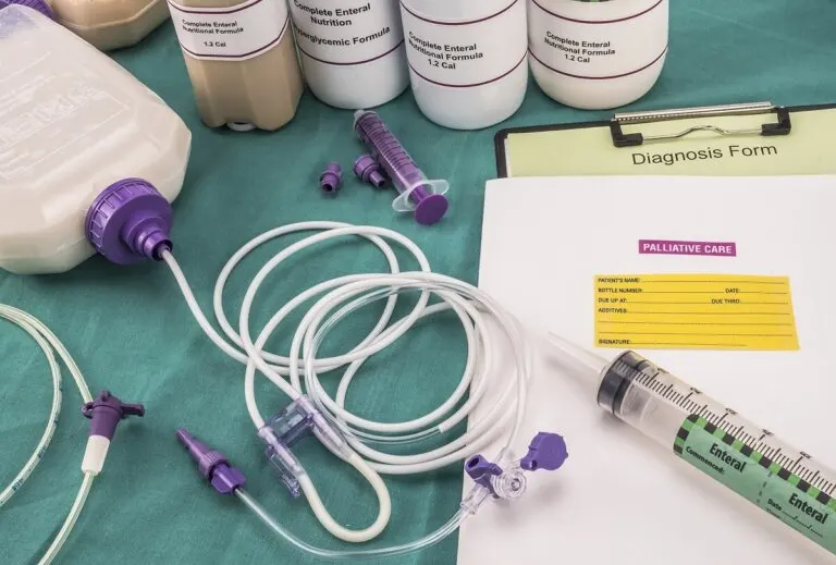 Nutrición e hidratación artificial: beneficios y riesgos