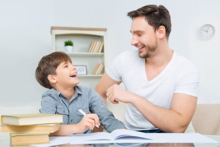 Ayudar a un niño a adaptarse a una nueva escuela