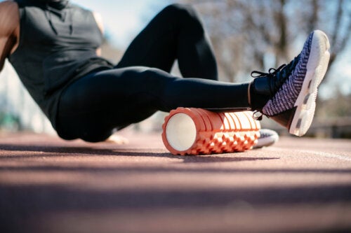 Foam roller: qué es, cuáles son sus beneficios y cómo utilizarlo