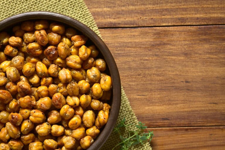 Garbanzos: cómo tostarlos en horno e ideas para acompañarlos