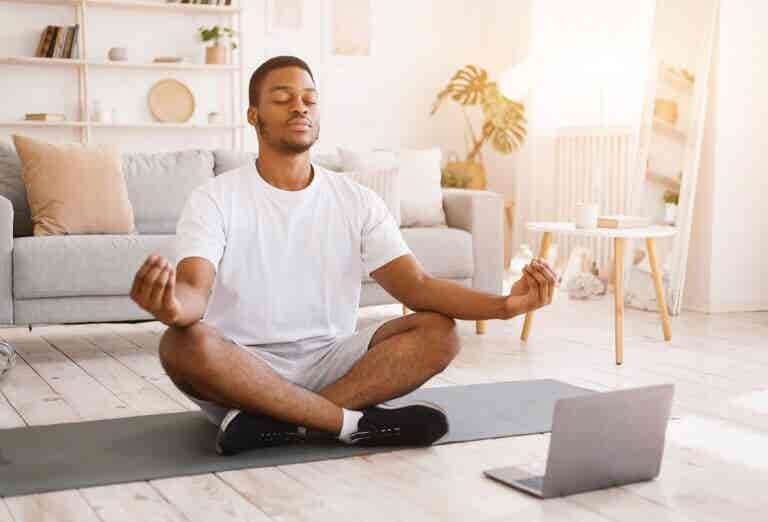 ¿Qué es la meditación Vipassana y qué beneficios aporta?
