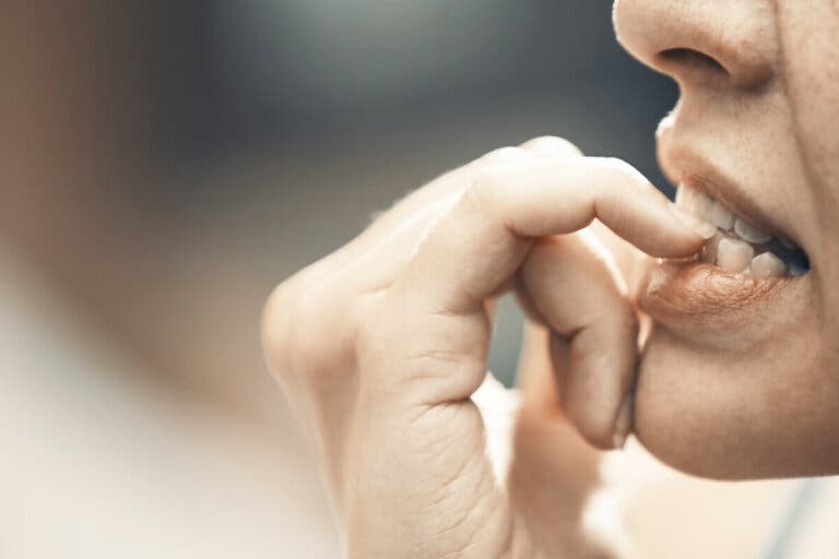¿Cuáles son las consecuencias de la onicofagia en la salud bucodental?