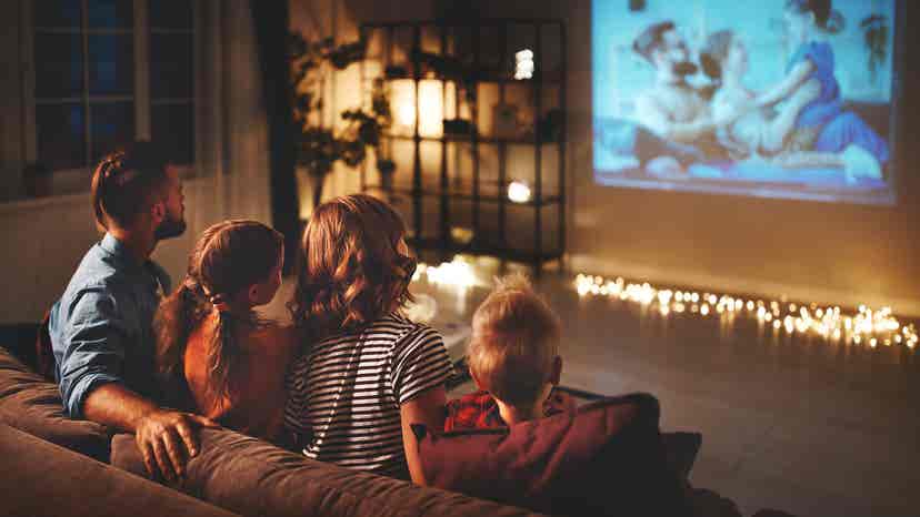 Ver Películas En Familia 5 Beneficios Y Recomendaciones Mejor Con Salud