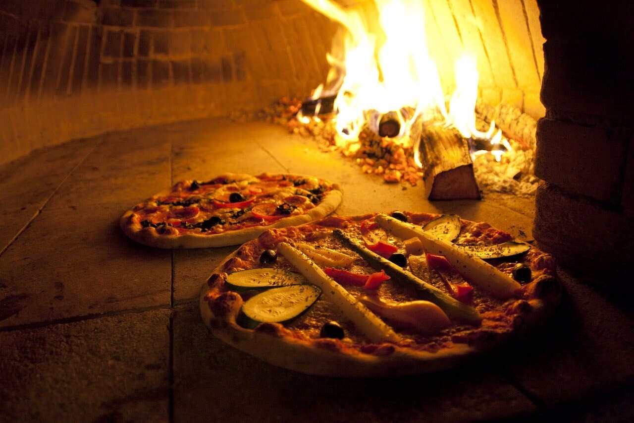 Piza al horno de leña.