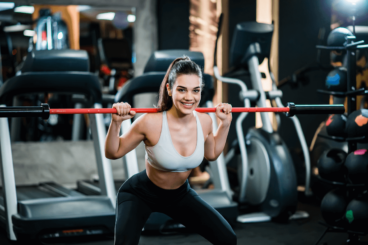Sentadillas con barra alta y barra baja: diferencias y beneficios