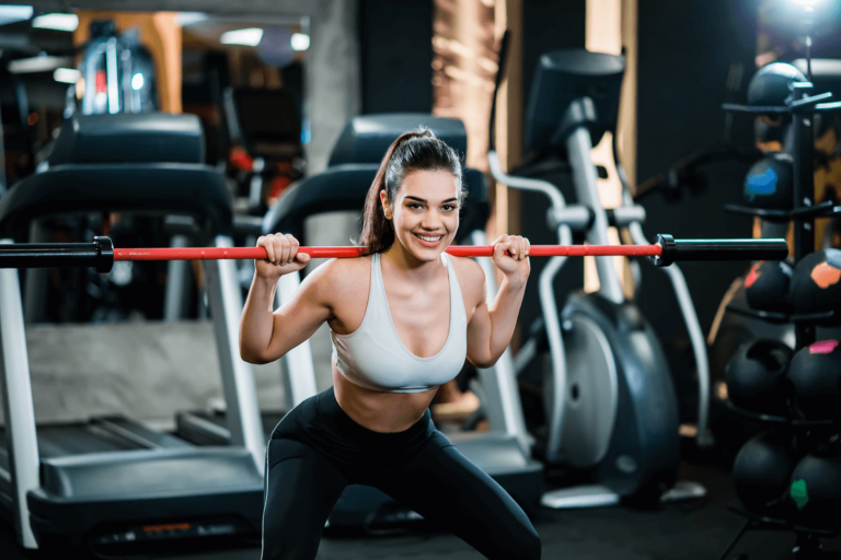 Sentadillas con barra alta y barra baja: diferencias y beneficios