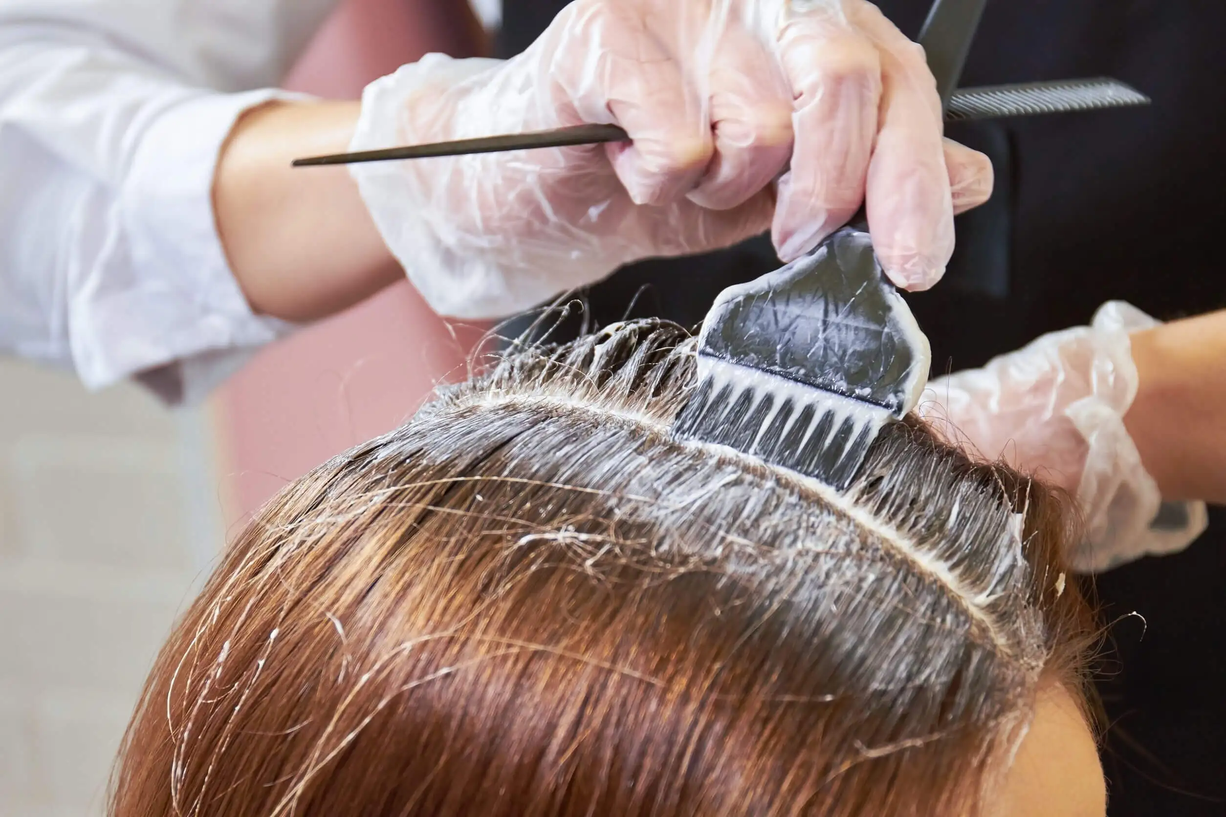 Tintura para las raíces del cabello.