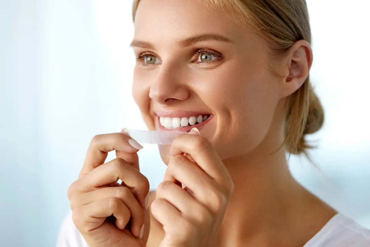Tiras de blanqueamiento dental.